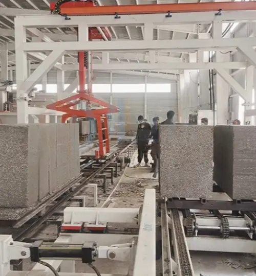 Projet de transformation de blocs auto-isolants par une ligne de production de blocs d'aération autoclavés de 6 m du client de Xinjiang