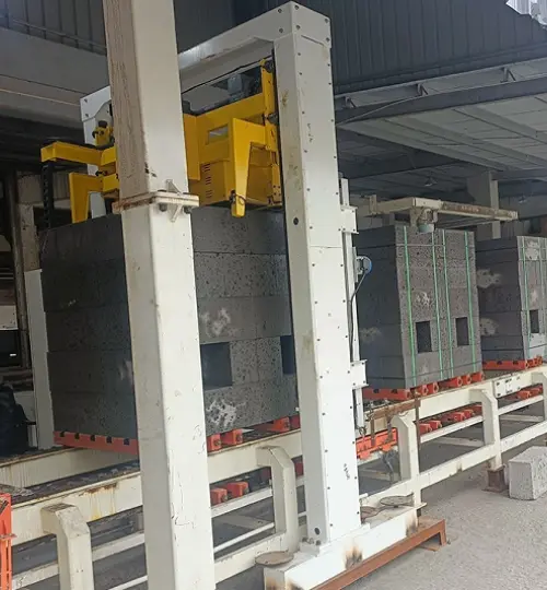 Projet de ligne de production de blocs auto-isolés du client Xinjiang Wensu