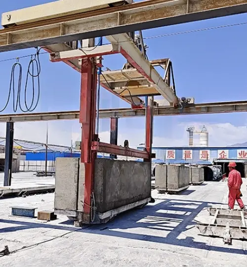 Projet de rénovation de l'automatisation du système de coupe de la ligne de production de blocs auto-isolés du client de Xinjiang Tacheng